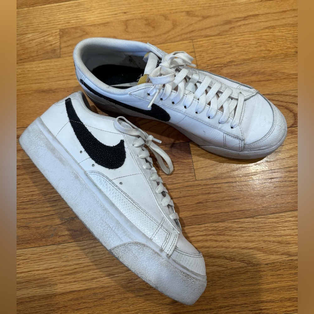 Nike Women’s Platform Sneakers